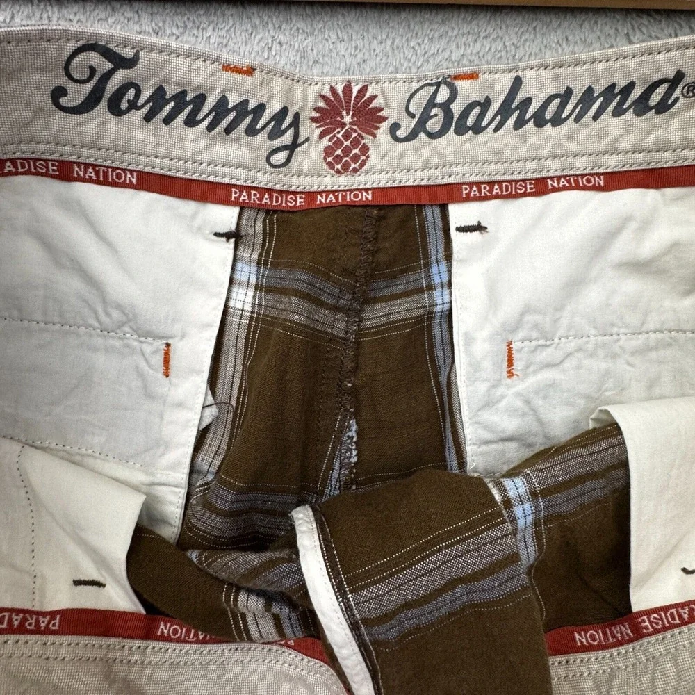 Tommy‎ Bahama Shorts Men's Size 38 (36in. x 10in. Actual Size) Brown Plaid